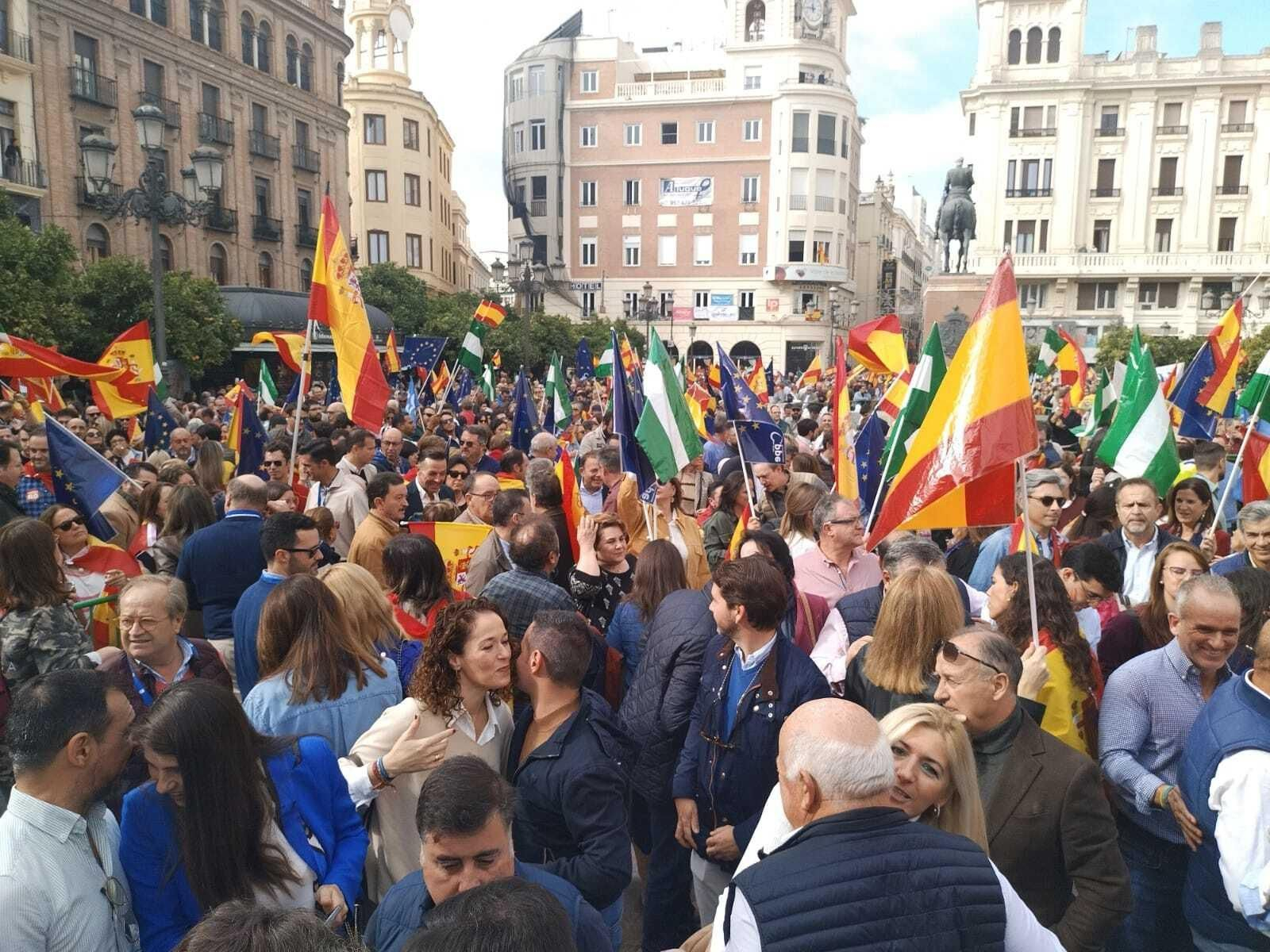 Las imágenes de la protesta del PP contra la amnistía en Córdoba