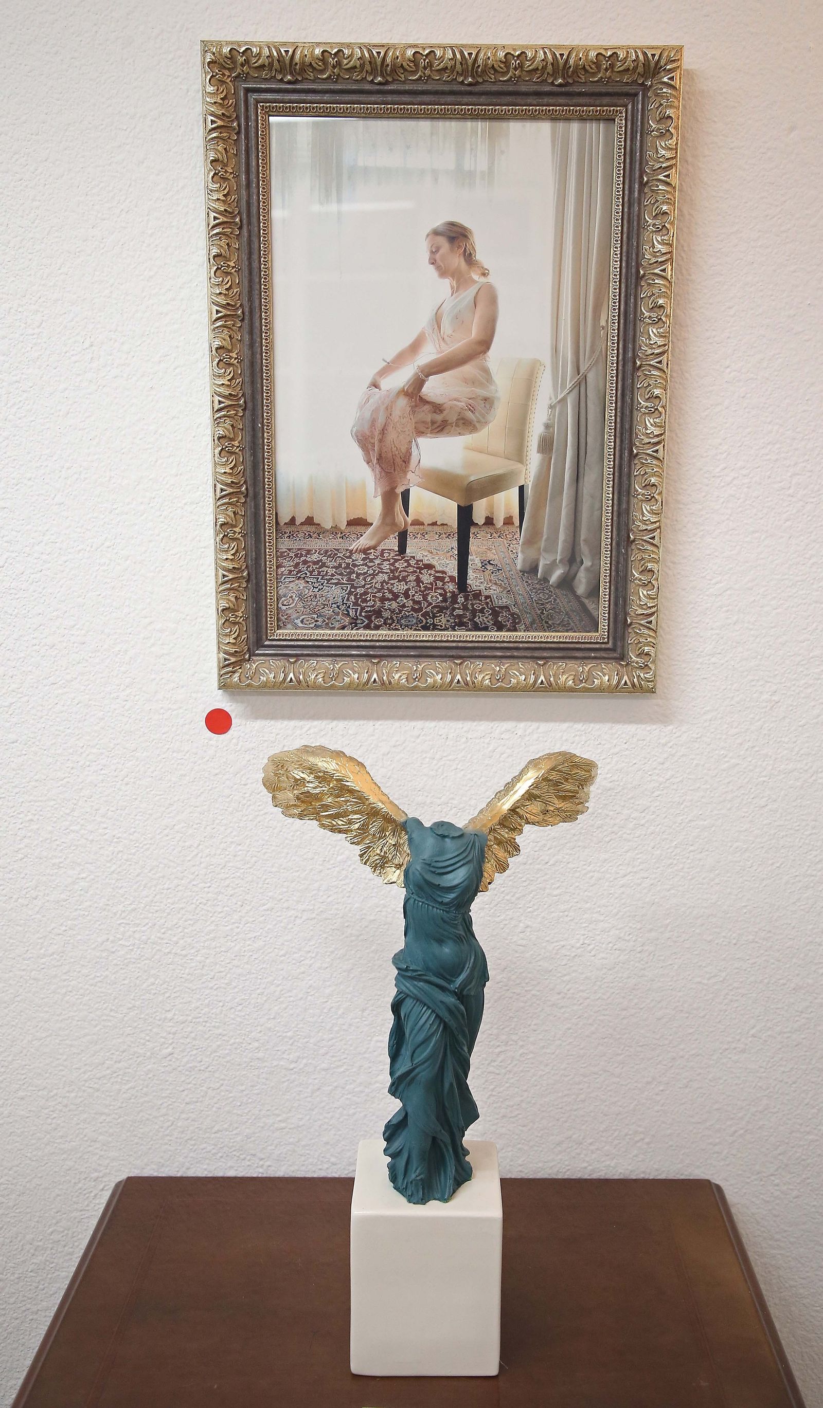 Fotos de la exposición de Tomoyuki Hotta 'Tomo los muros, prende la vida' en Algeciras