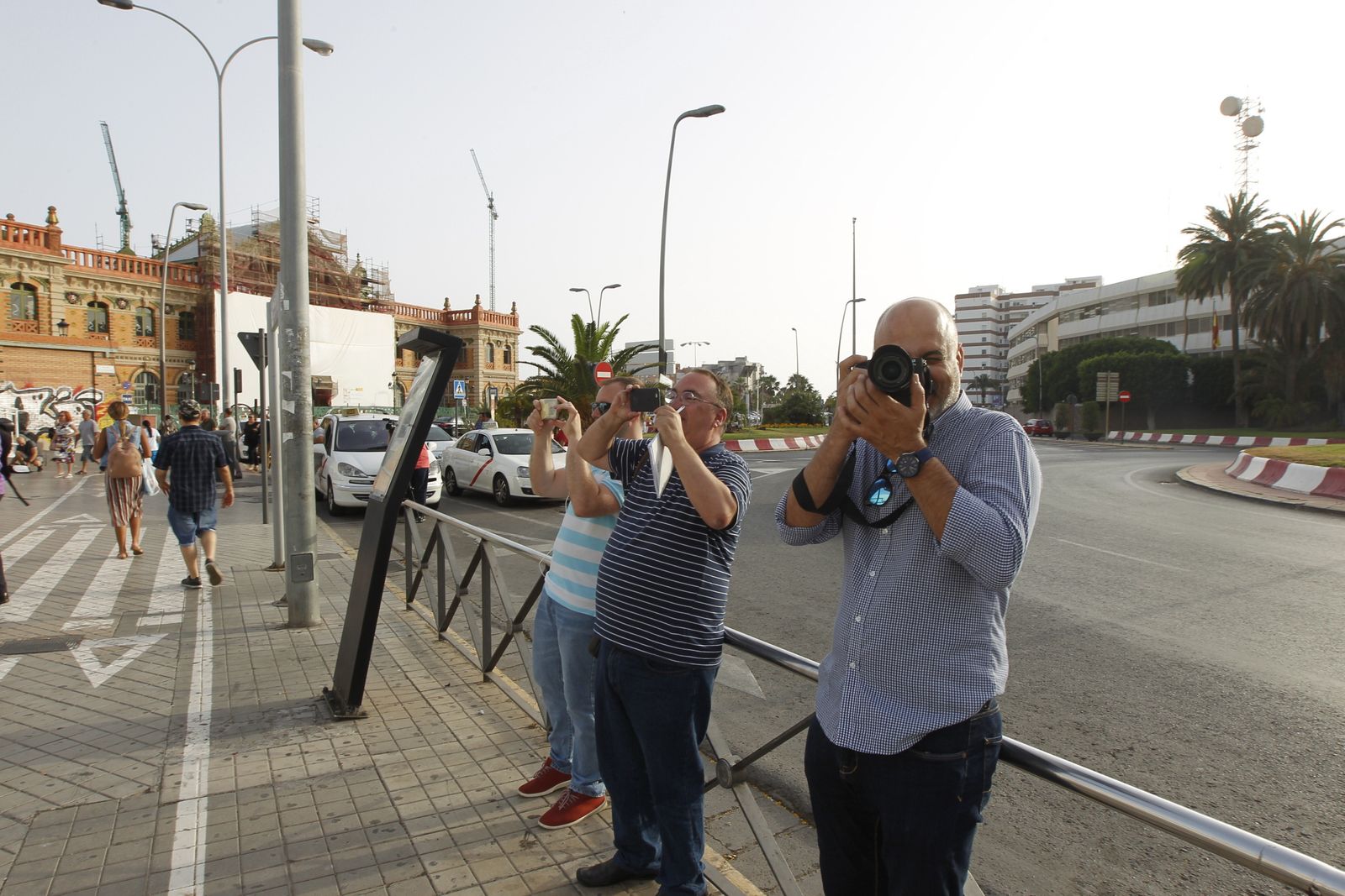 Fotogalería manifestación Mesa del Ferrocarril de Almería