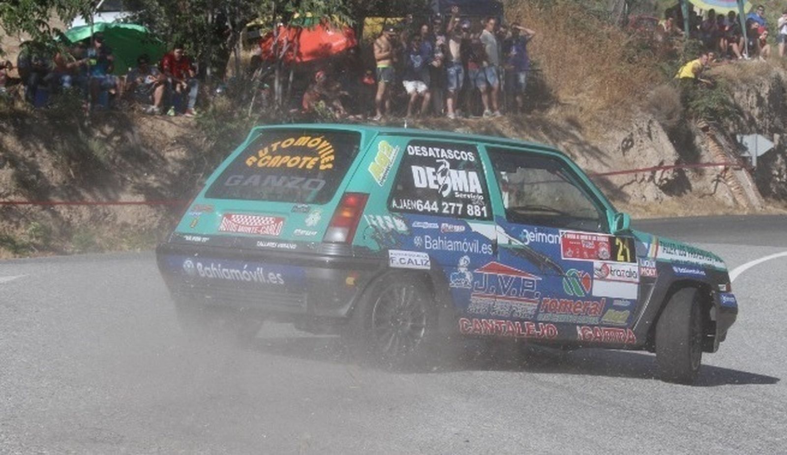 Amador Jaén traza una curva en la Subida al Cerro de los Cañones.