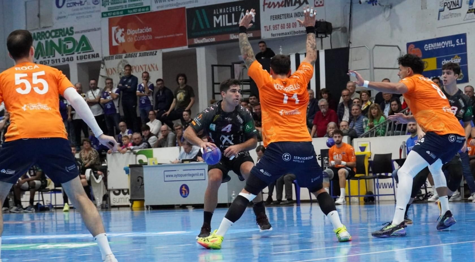 Simonet comanda un ataque del Ángel Ximénez en el partido ante el Benidorm. Simonet comanda un ataque del Ángel Ximénez en el partido ante el Benidorm.