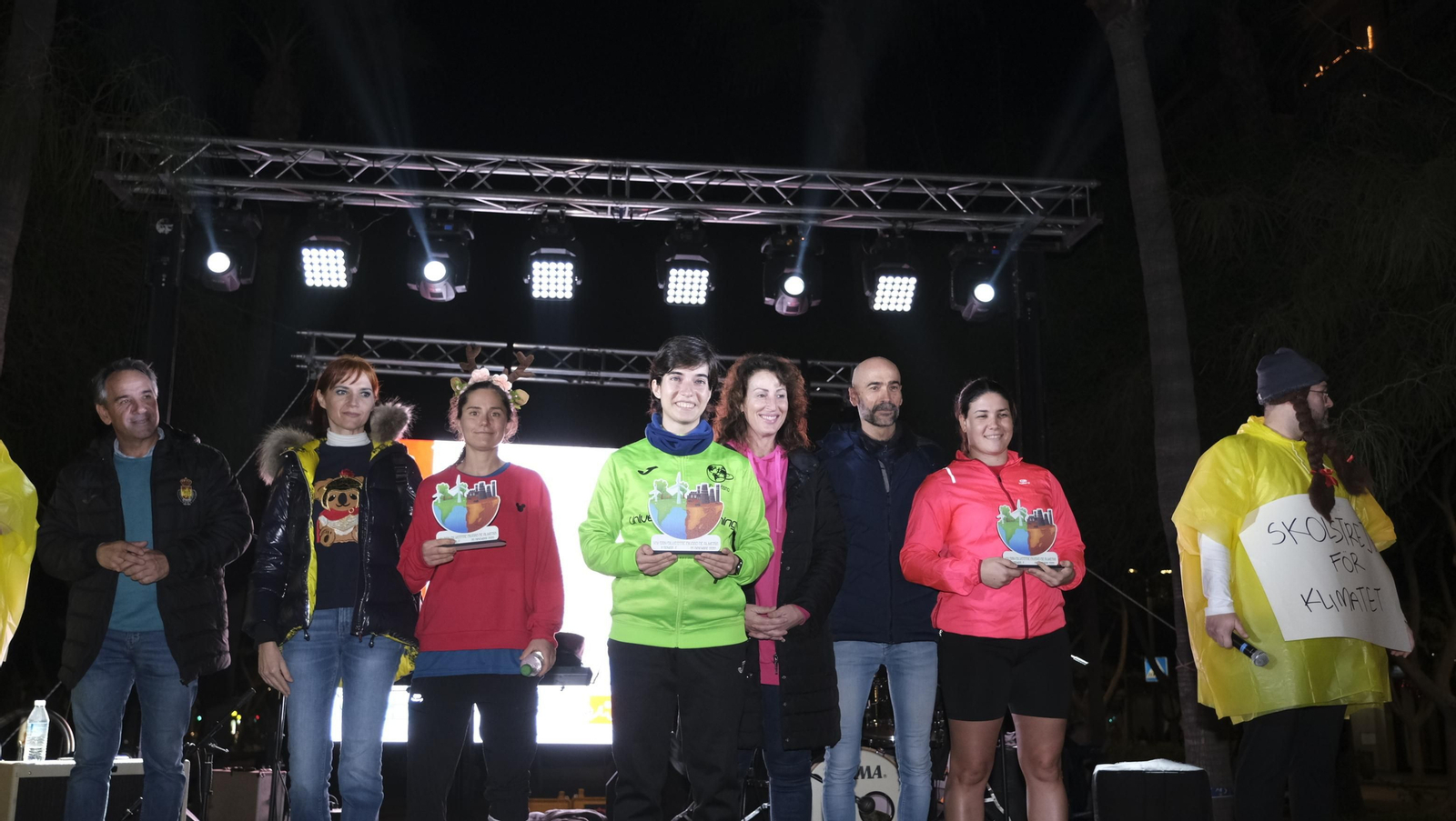 Imágenes de la XIV edición de la San Silvestre de Almería