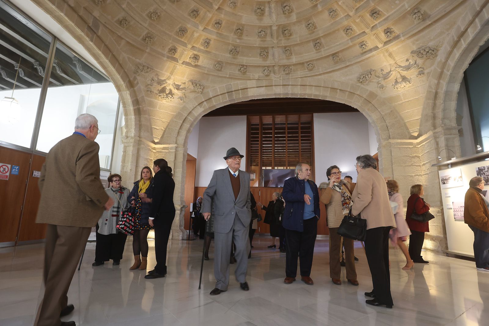 Visita de la última promoción de enfermería(1972) que trabajó en el Hospital de las Cinco Llagas