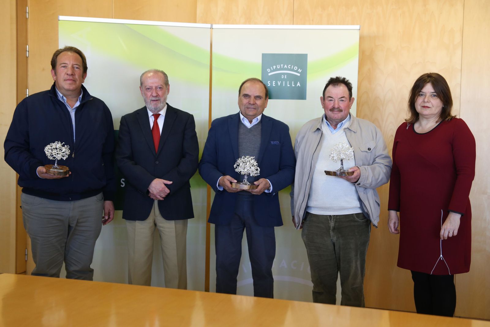 Villalobos insta a mantener un frente contra los aranceles a la aceituna