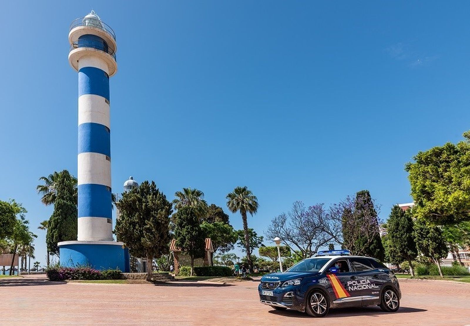 Un vehículo de la Policía Nacional en Vélez-Málaga