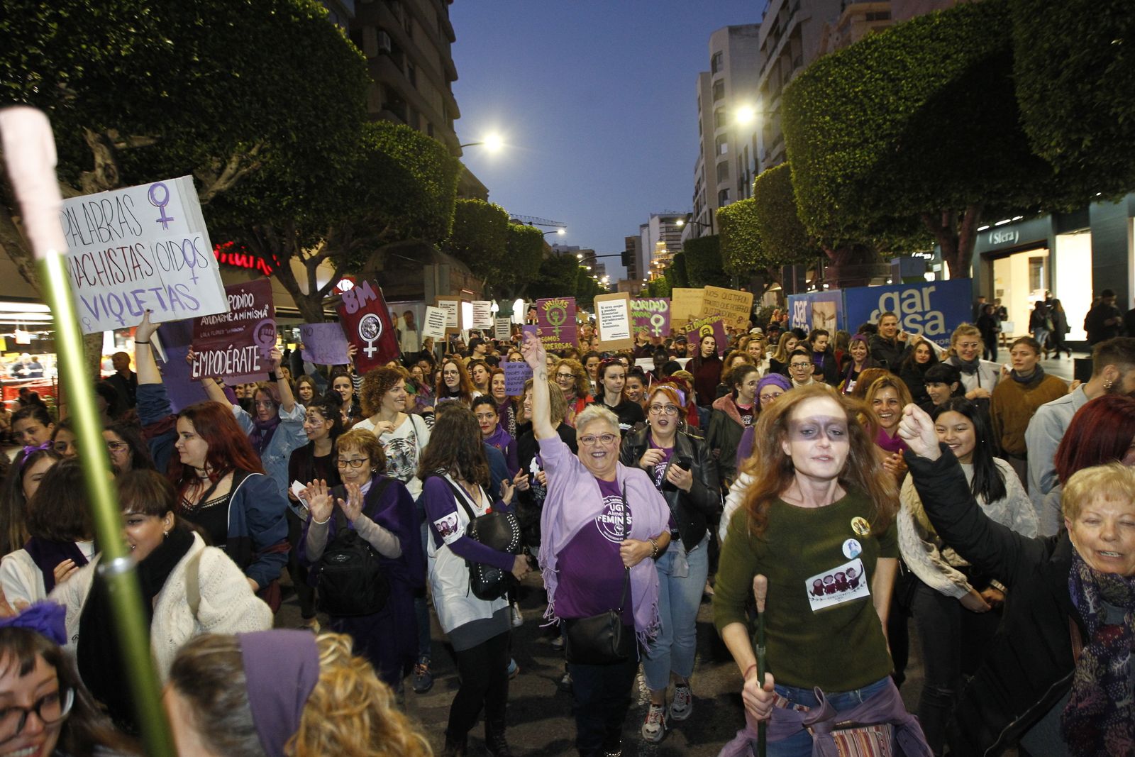 Fotogalería manifestación Día Internacional de la Mujer en Almería