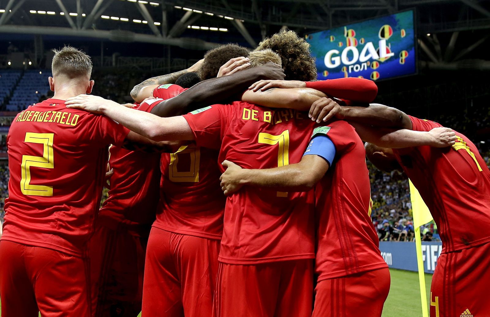 Los jugadores de Bélgica celebran el segundo gol.