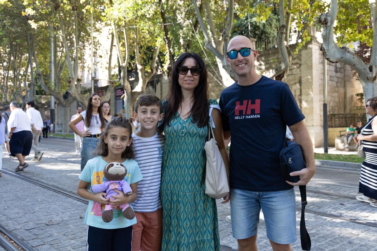 Un Jaén repleto de fieles acompañan los traslados de las veinte imágenes de la Magna (I)