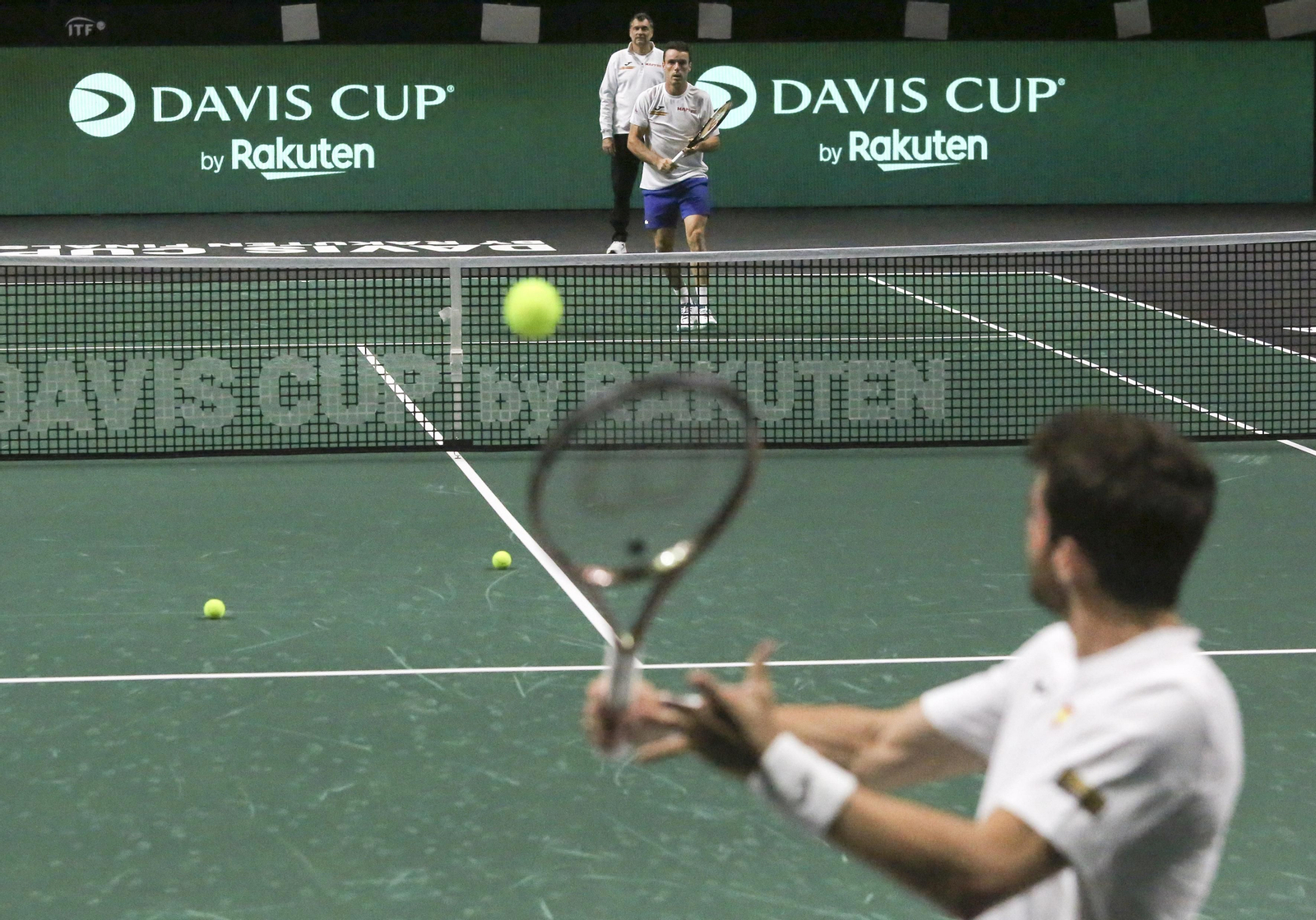 La metamorfosis del Carpena para la Copa Davis, con los jugadores sobre la pista ya