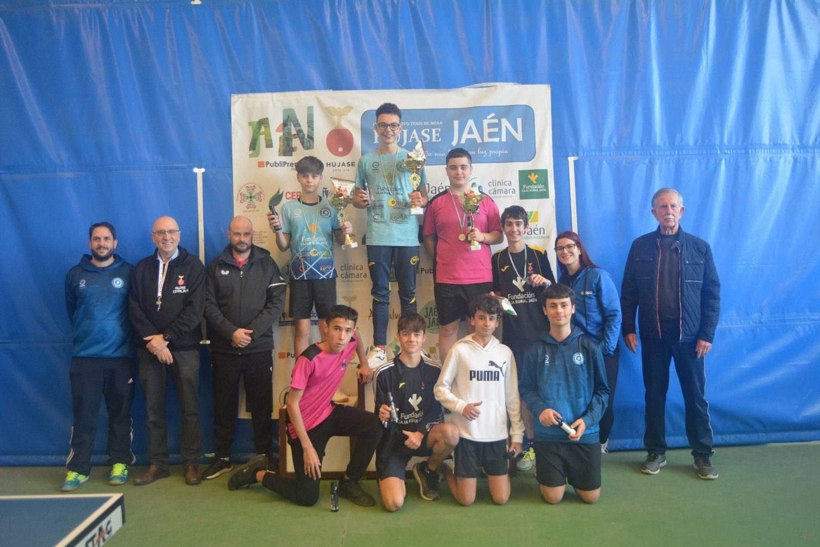 Tenis de mesa y convivencia en el VIII Torneo Solidario Inclusivo de Navidad de Hujase Jaén, en imágenes