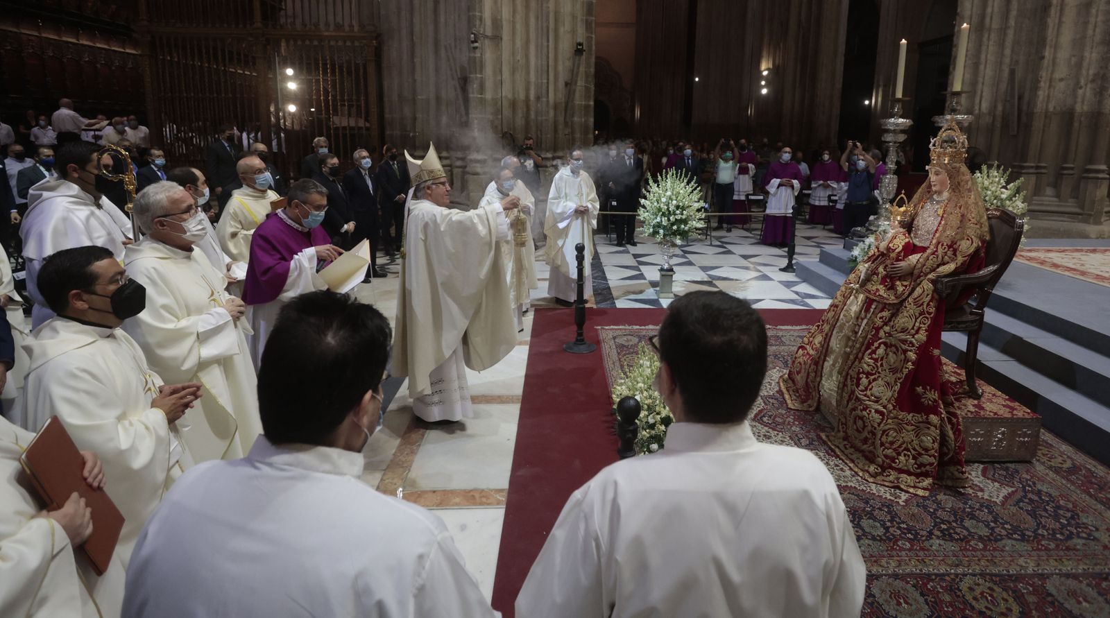 Imágenes de la festividad de la Virgen de los Reyes en la Catedral de Sevilla