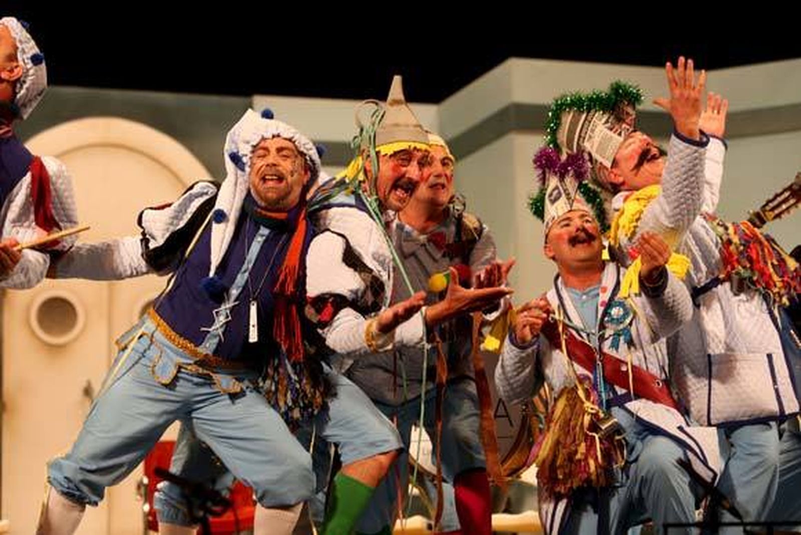 “En Sevilla hay que morir... pero en Cádi hay que mamar”