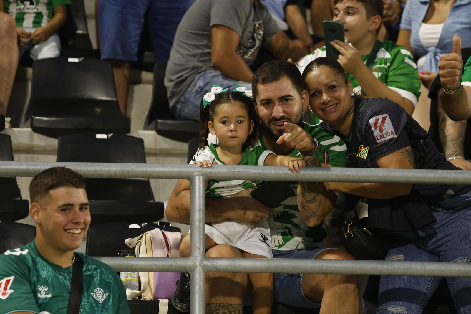 Las fotos del Betis-Como disputado en el Ciudad de La Línea (2-3)