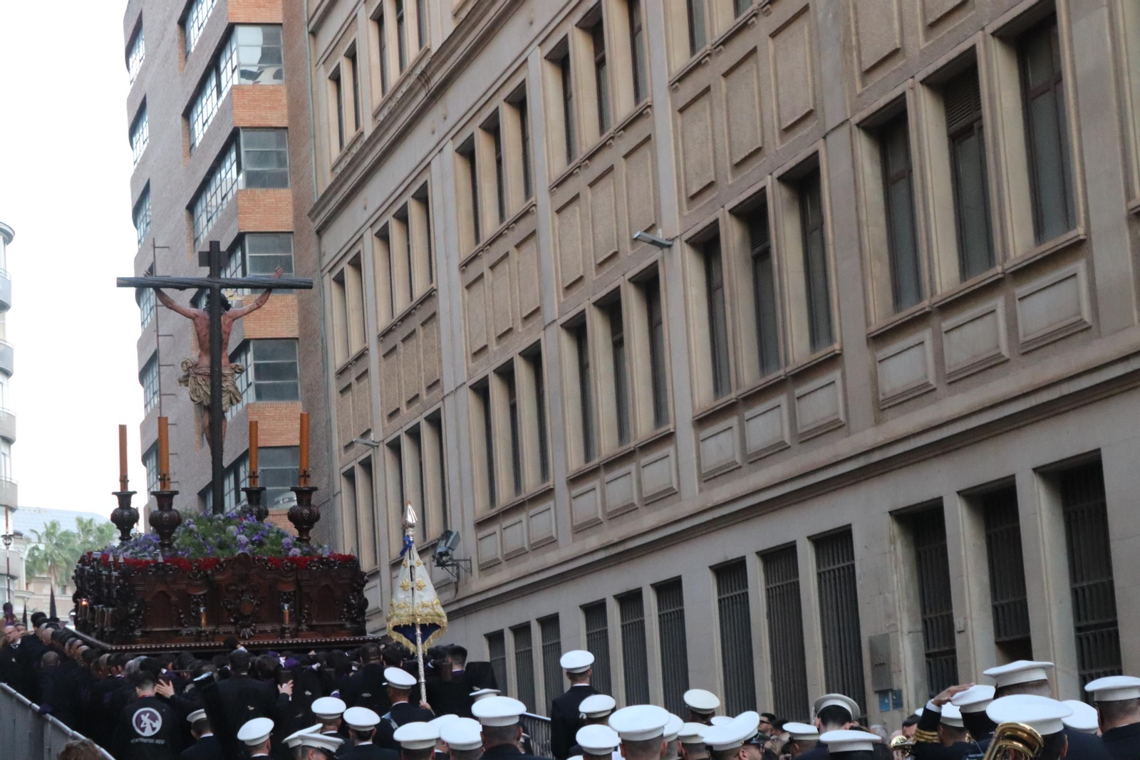 Crucifixión en el Lunes Santo en Málaga, en fotos