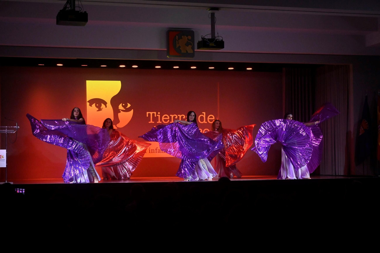 El III Encuentro de Escuelas de Baile 'Córdoba Baila por la Infancia', en imágenes