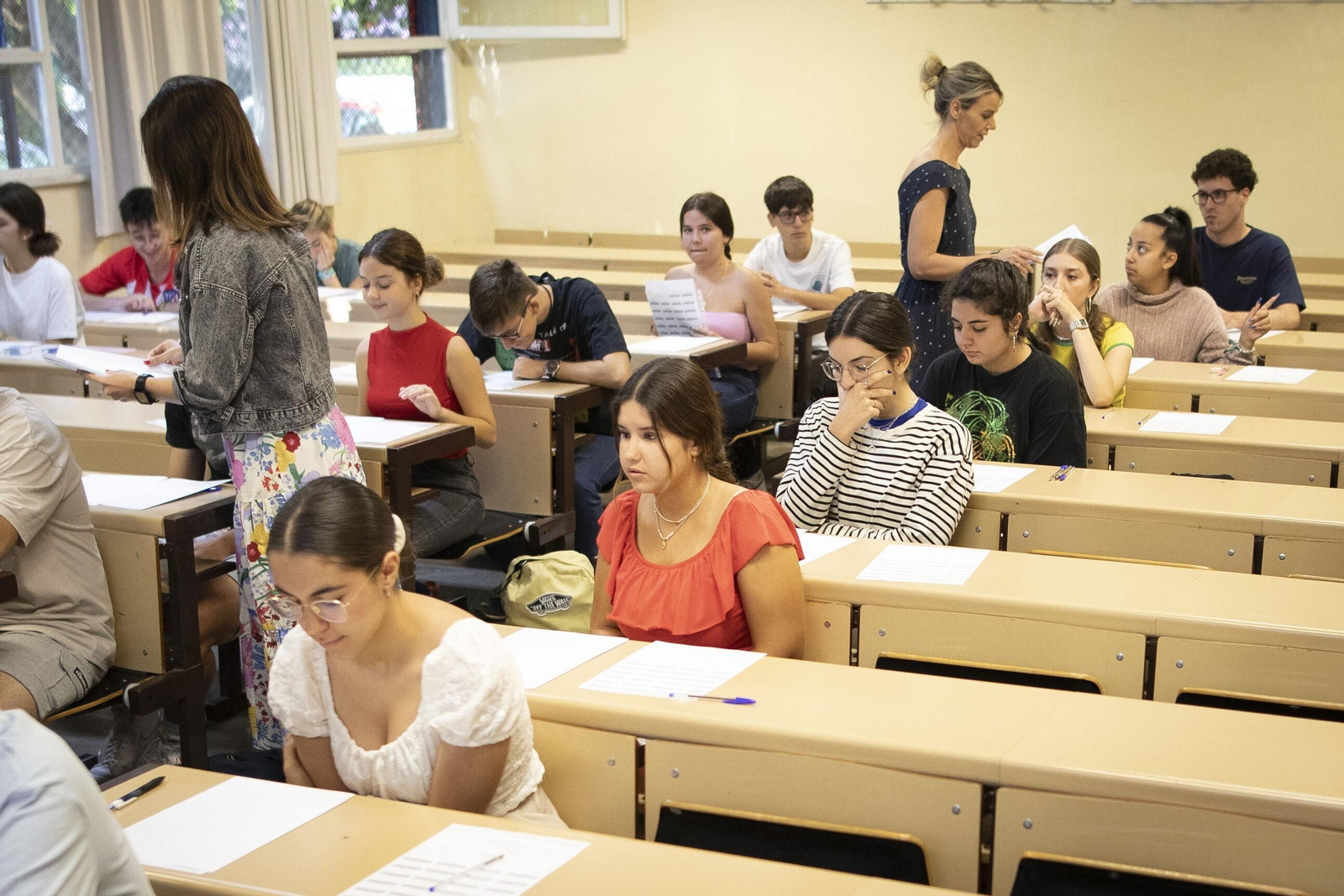Así está siendo el primer día de Selectividad en Granada
