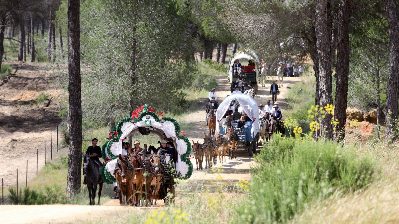 La Hermandad de Huelva, por el camino.
