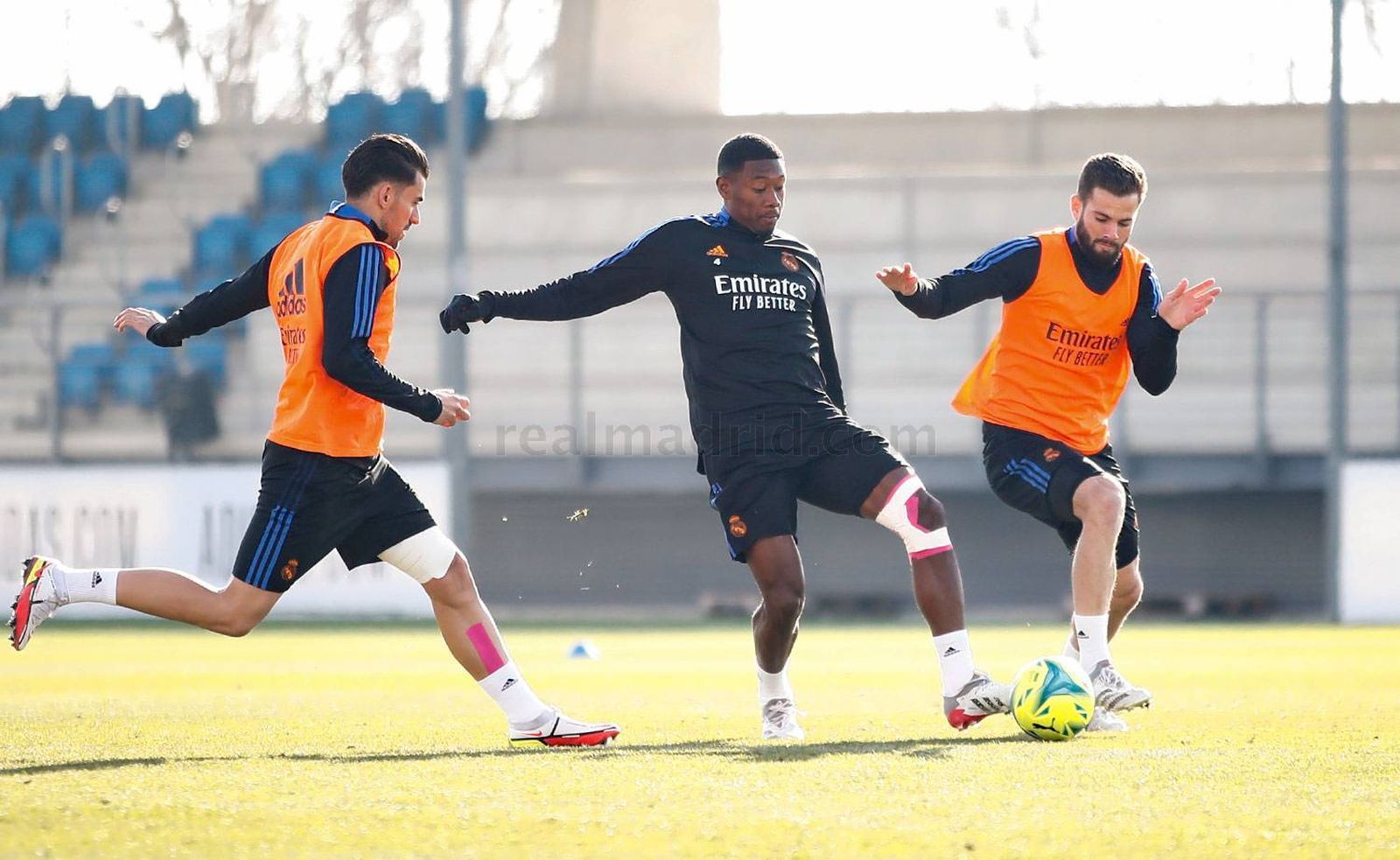 Alaba y Nacho en la sesión que el Real Madrid desarrolló el sábado.