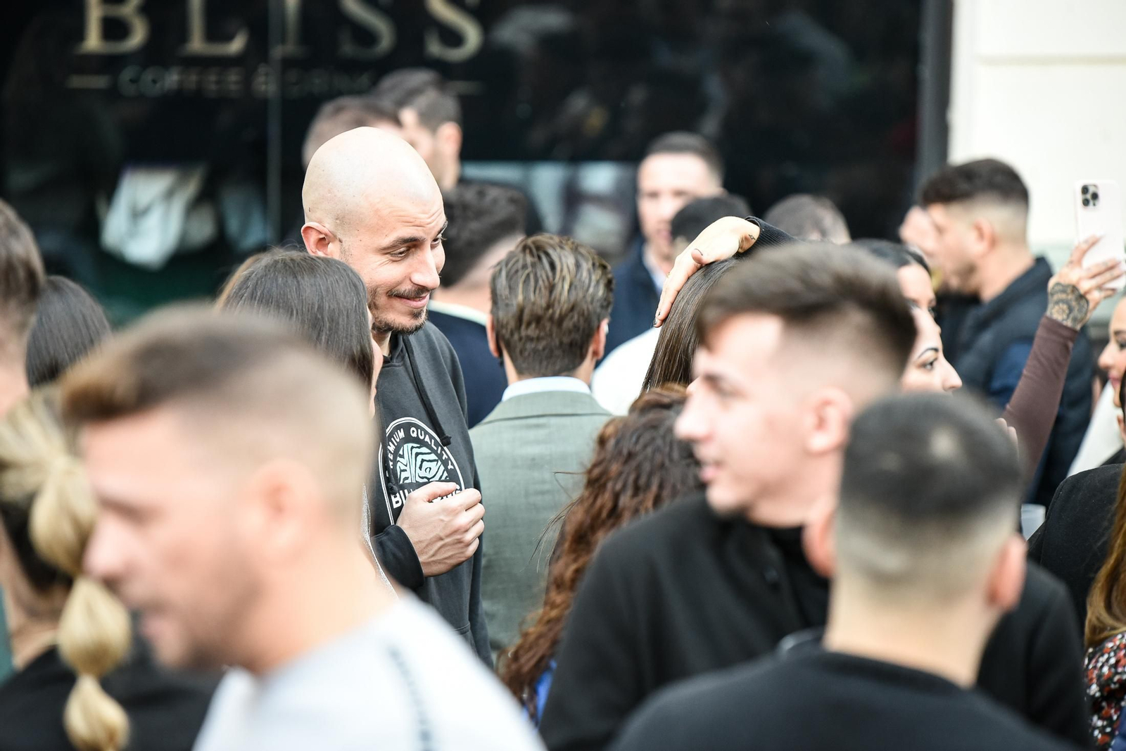 Imágenes de las celebraciones en el centro de Huelva la tarde del 24