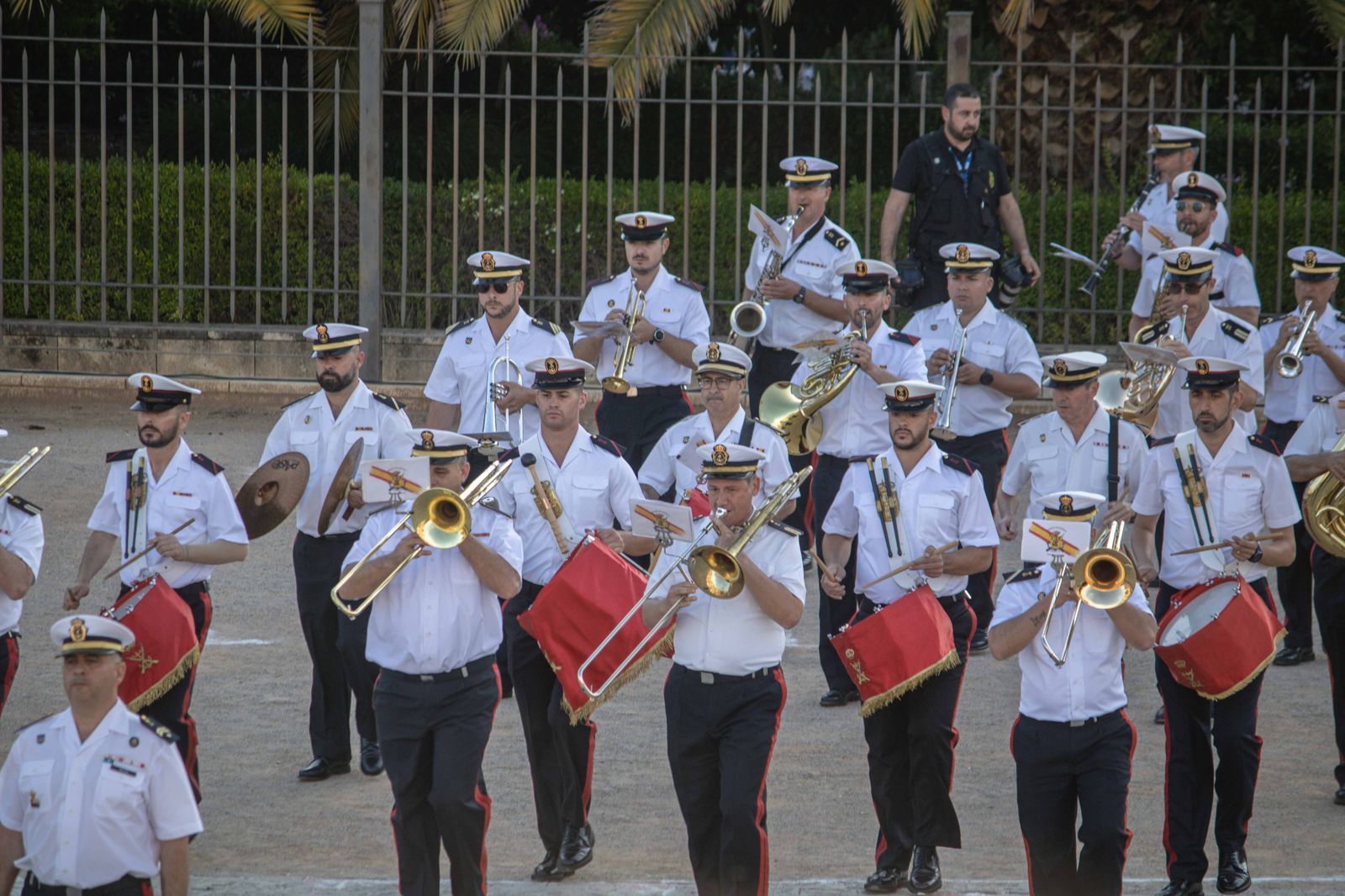 Las bandas de música se lucen antes del Día de las Fuerzas Armadas en Granada