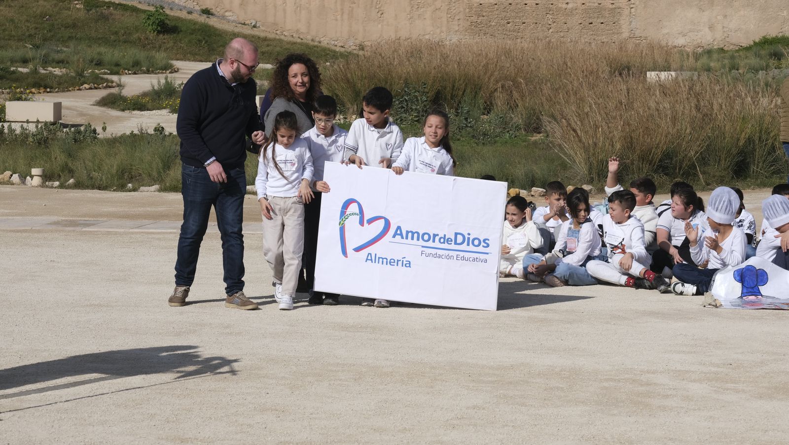 Imágenes de 'Versos por la Paz', en el Parque de La Hoya de Almería