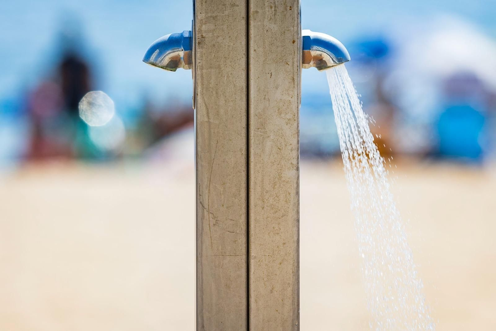 Duchas en las playas de Cádiz