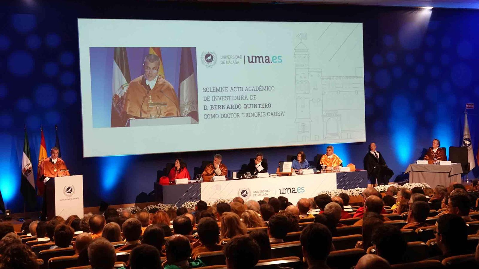 La ceremonia de investidura de Bernardo Quintero como doctor honoris causa de la UMA, en el Paraninfo Universitario. La ceremonia de investidura de Bernardo Quintero como doctor honoris causa de la UMA, en el Paraninfo Universitario.