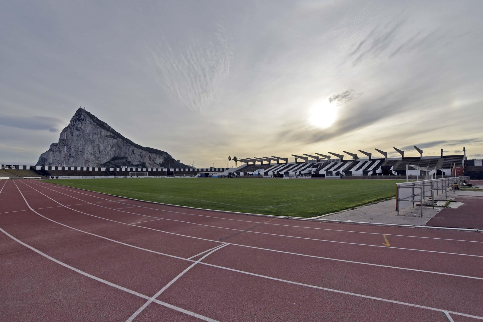 Vista del estadio Municipal de La Línea, escenario del Balona-Albacete