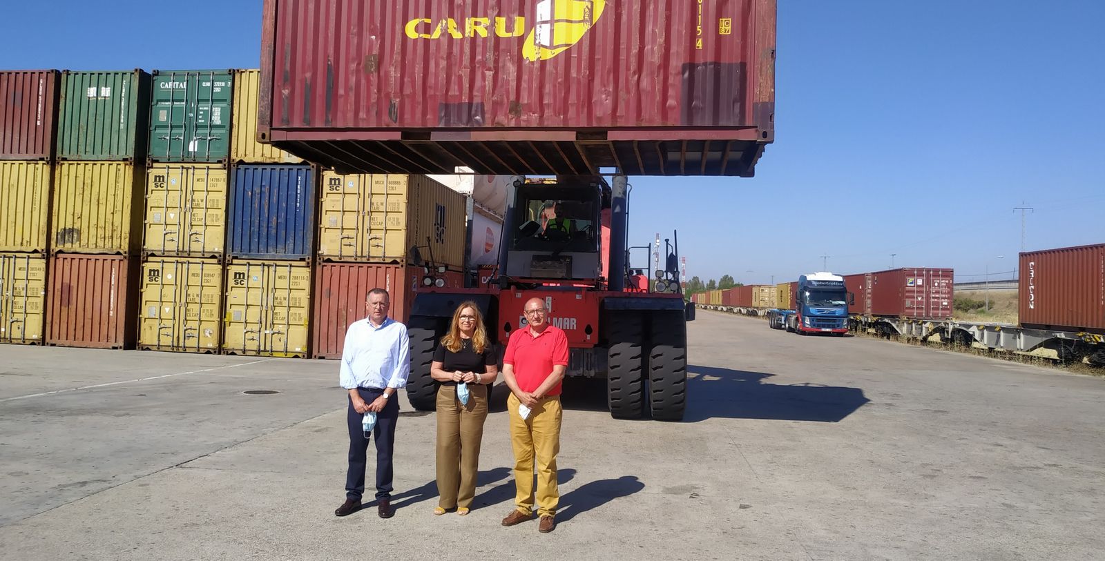 María Ángeles Luna, en su visita al parque logístico de Córdoba.