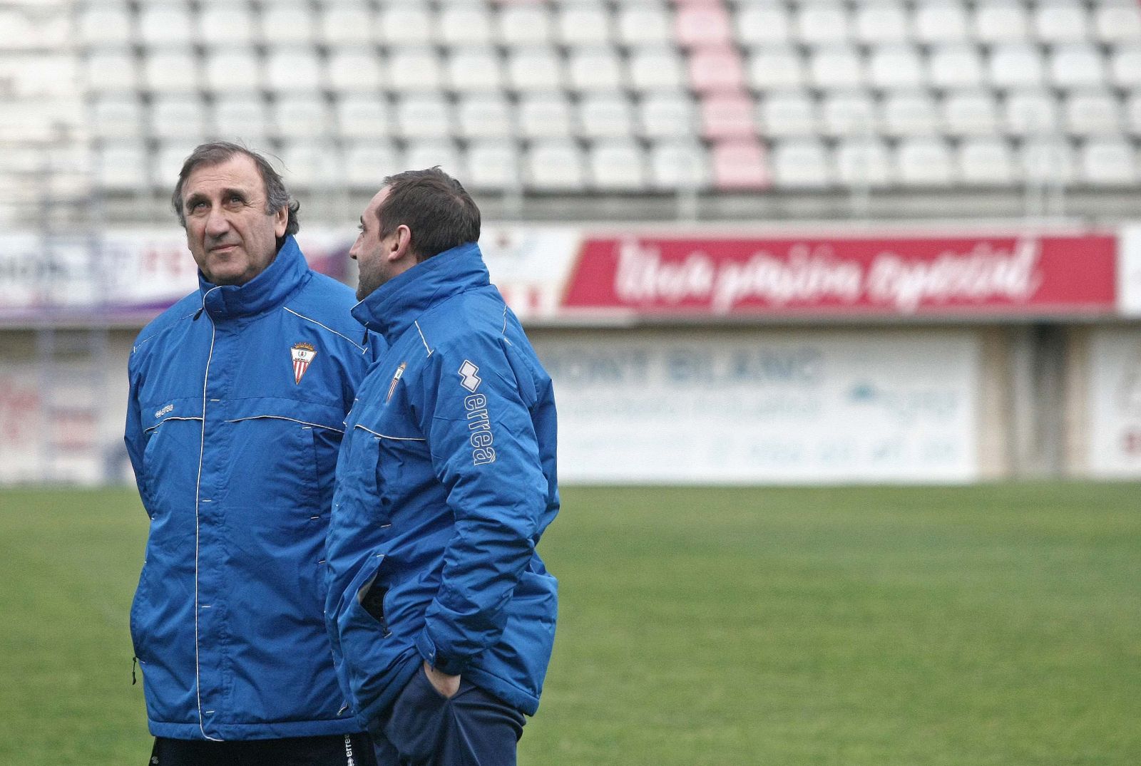José Antonio Asián, junto a su ayudante, Javi Viso.