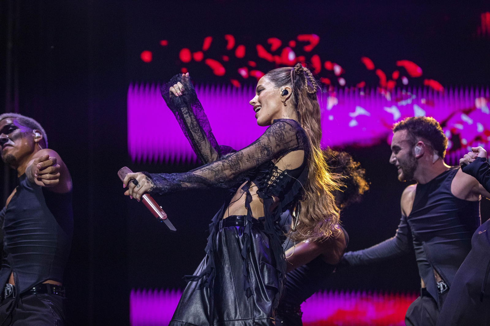 Búscate entre las fotos del concierto de Tini en Concert Music Festival 2023