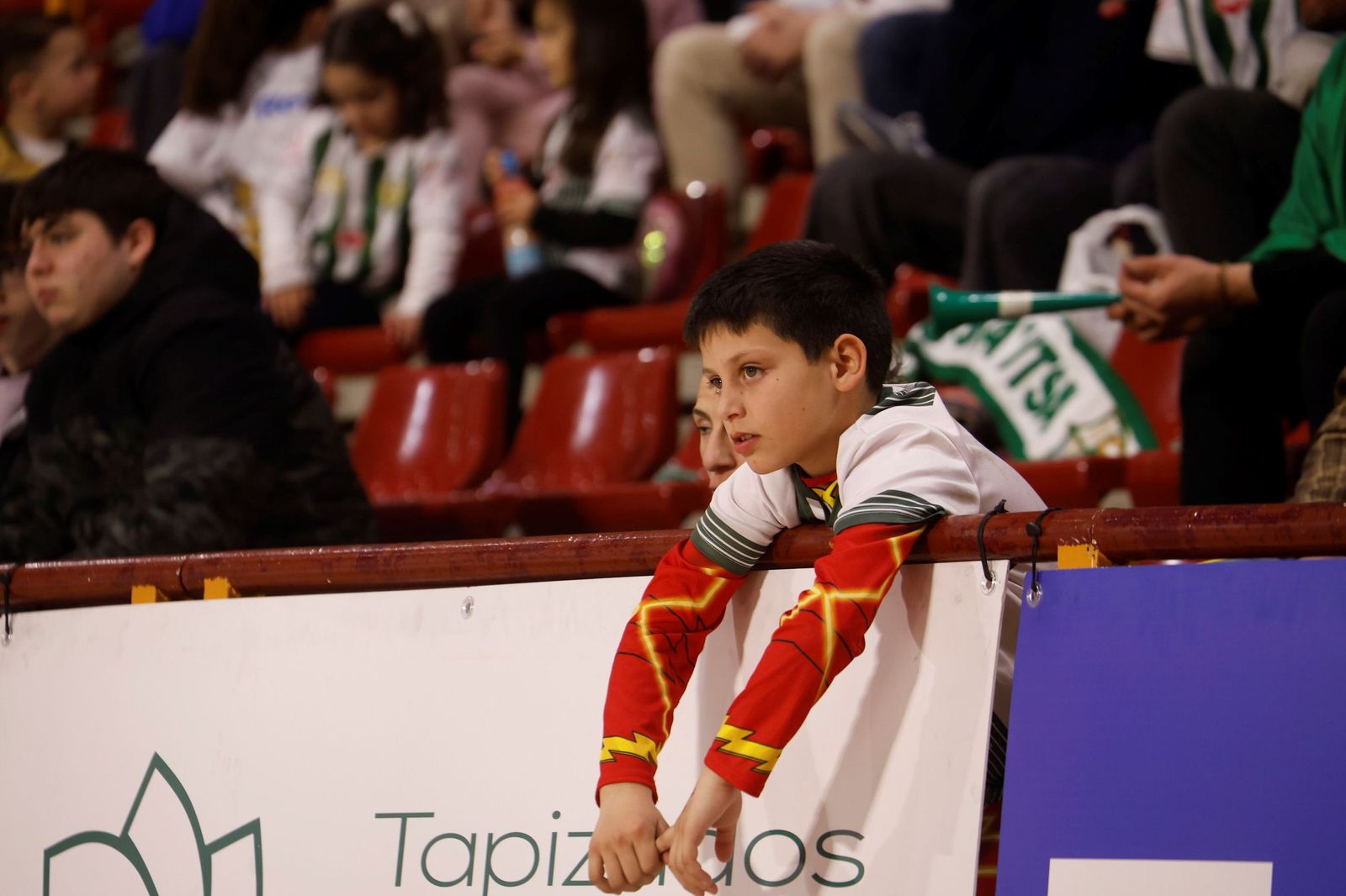 Las mejores fotos del ambiente en Vista Alegre para el Córdoba Futsal - O Parrulo Ferrol
