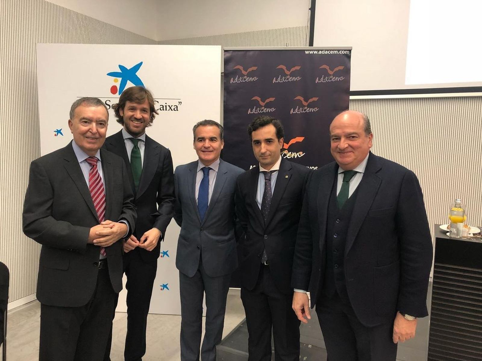 De izquierda a derecha, Rufino Parra, Rosauro Varo, Rafael Herrador, Enrique Jiménez y Luis Miguel Martín Rubio, ayer en el Caixafórum.