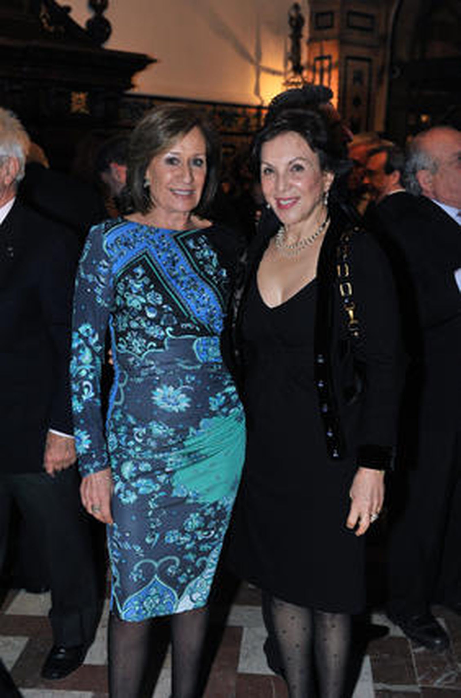 Consuelo García Priz, esposa de José Manuel Lara, y Joaquina Martínez de Salazar. / Reportaje gráfico: Antonio Pizarro / Juan Carlos Muñoz / Juan Carlos Vázquez