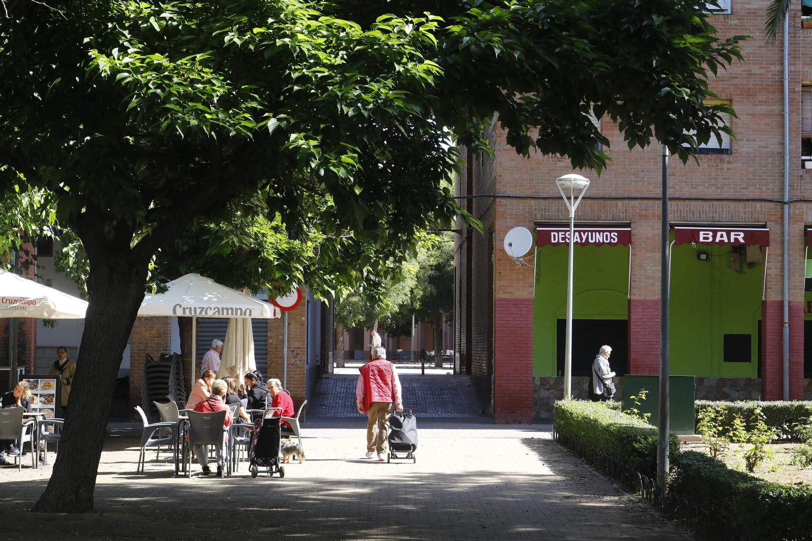 El deterioro del barrio de Las Moreras de Córdoba, en imágenes