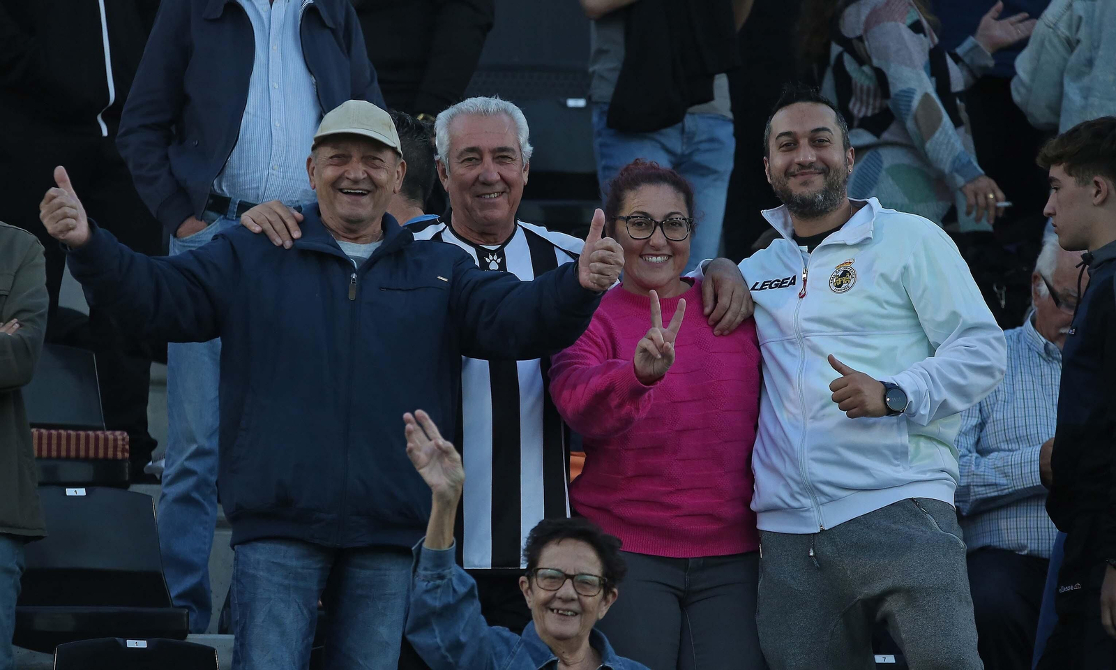 Búscate durante el Balona - Sevilla Atlético en el Ciudad de La Línea