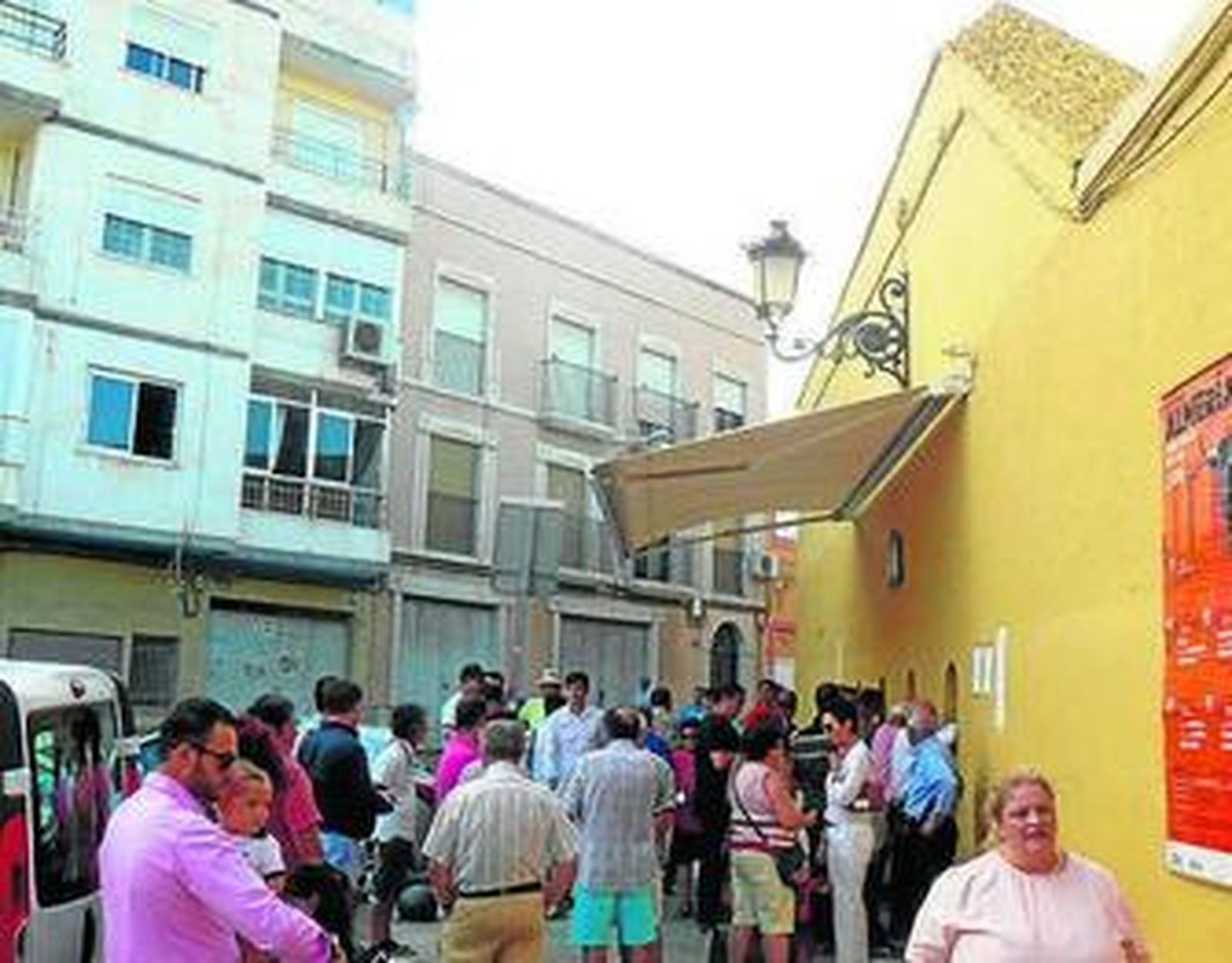 Largas colas, ayer también, para adquirir localidades.