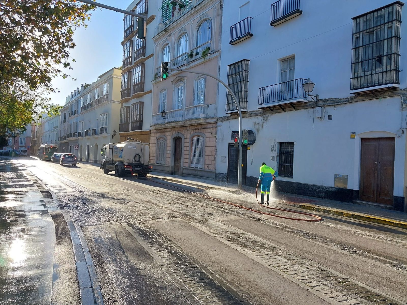 Baldeo con agua potable después de la lluvia