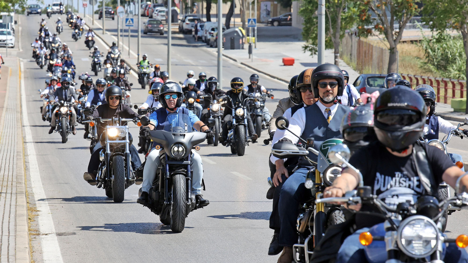 Búscate en el evento motero solidario "The Distinguished Gentleman´s Ride" en Jerez