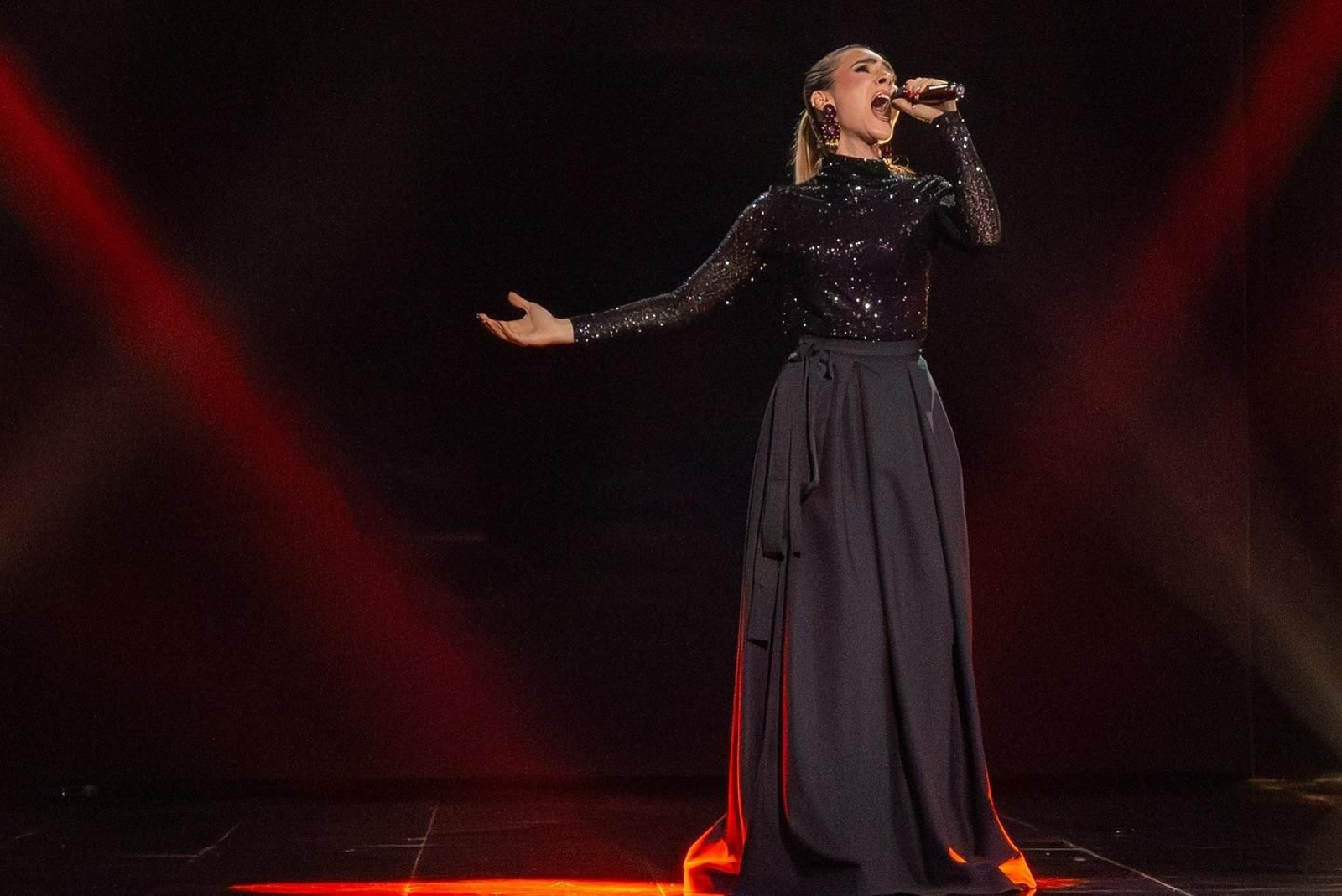 La sanroqueña Verónica Rojas interpreta la copla 'En el último minuto'. La sanroqueña Verónica Rojas interpreta la copla 'En el último minuto'.