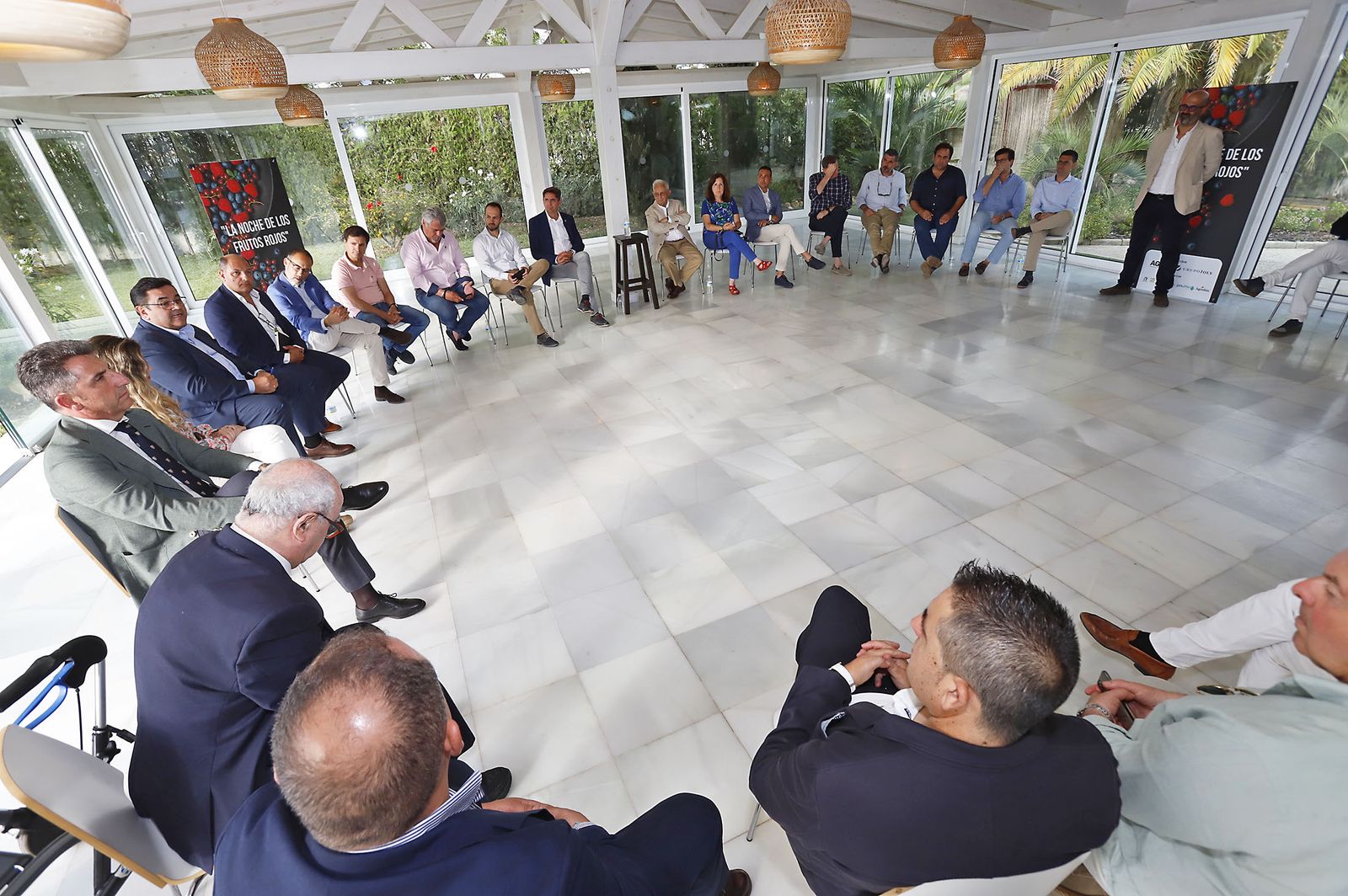 Imágenes del debate de "La Noche de los Frutos Rojos"