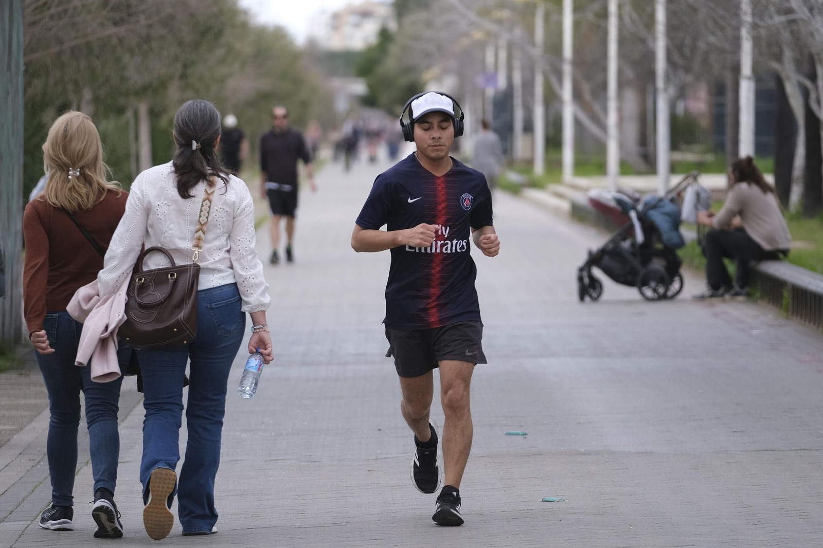 La víspera del maratón de Sevilla en fotos