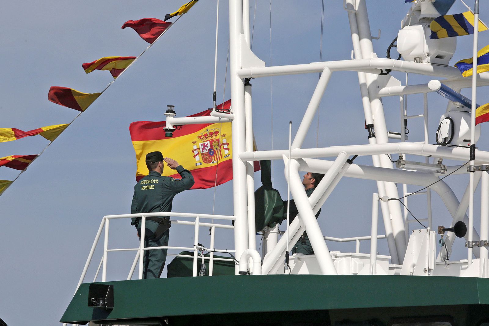 Imágenes del ministro Marlaska en la entrega de una patrullera a la Guardia Civil en Cadiz