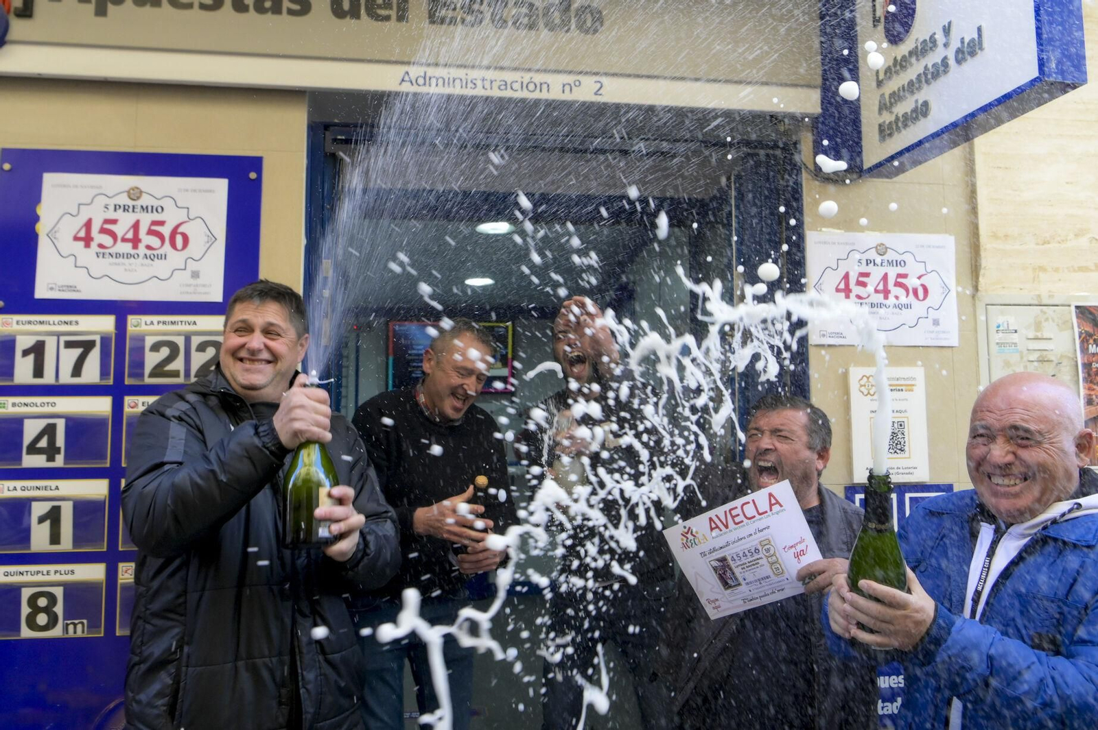 Celebración del quinto premio repartido en 2024 en Baza, que entregó 3,4 millones de euros en total