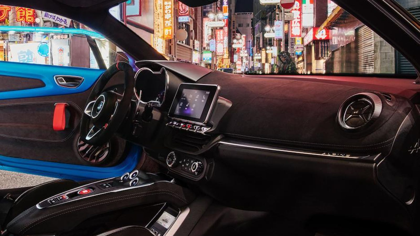 Como en otras versiones del Alpine, en ésta se mantienen los modos de conducción tres modos de conducción normal, sport y track. La reactividad del acelerador y del motor, la sensibilidad de la asistencia a la dirección, el comportamiento del cambio y del control de estabilidad se definen con ellos.