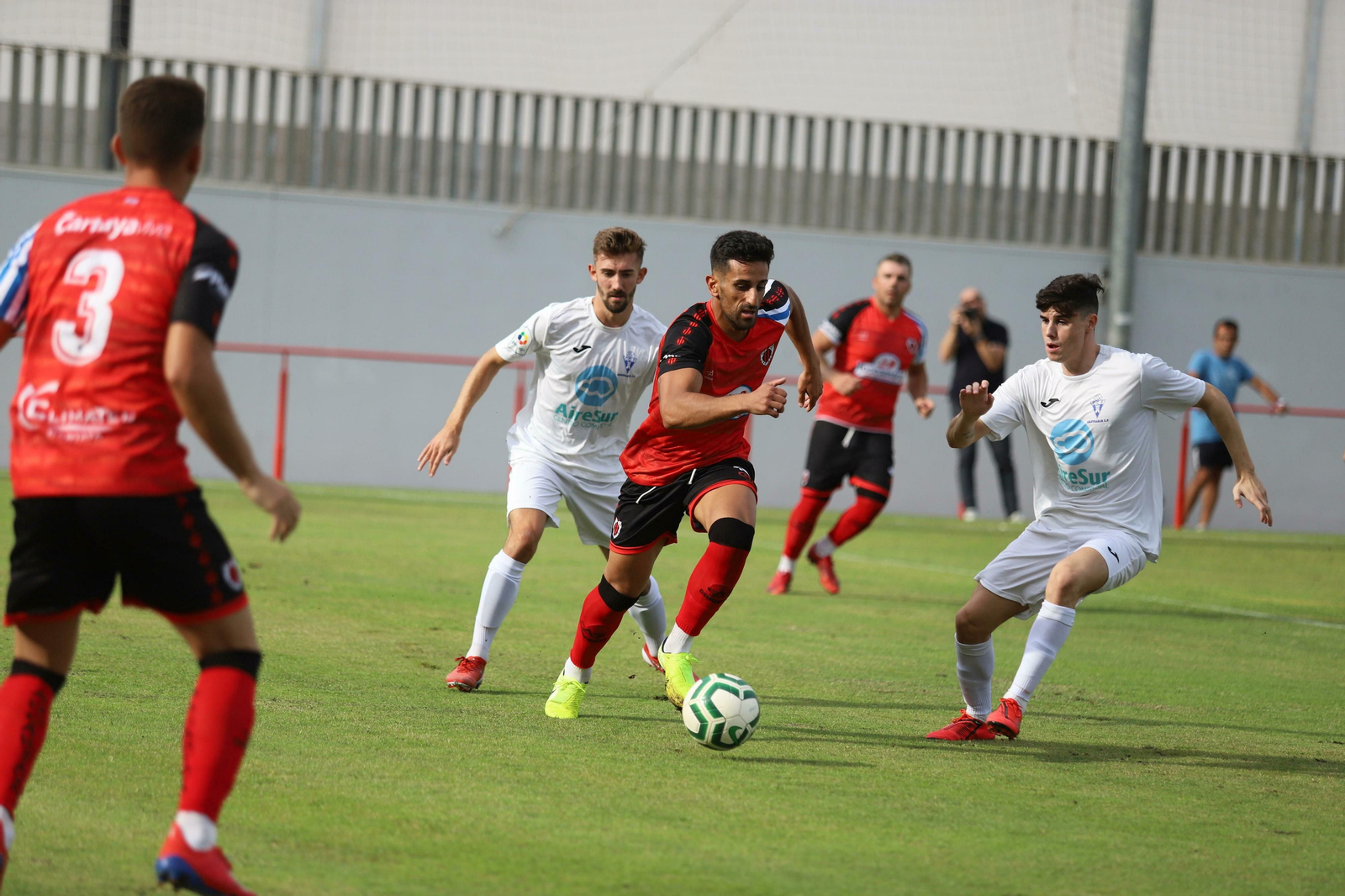 El Cartaya, en la imagen ante el Castilleja, no estuvo a su nivel habitual.