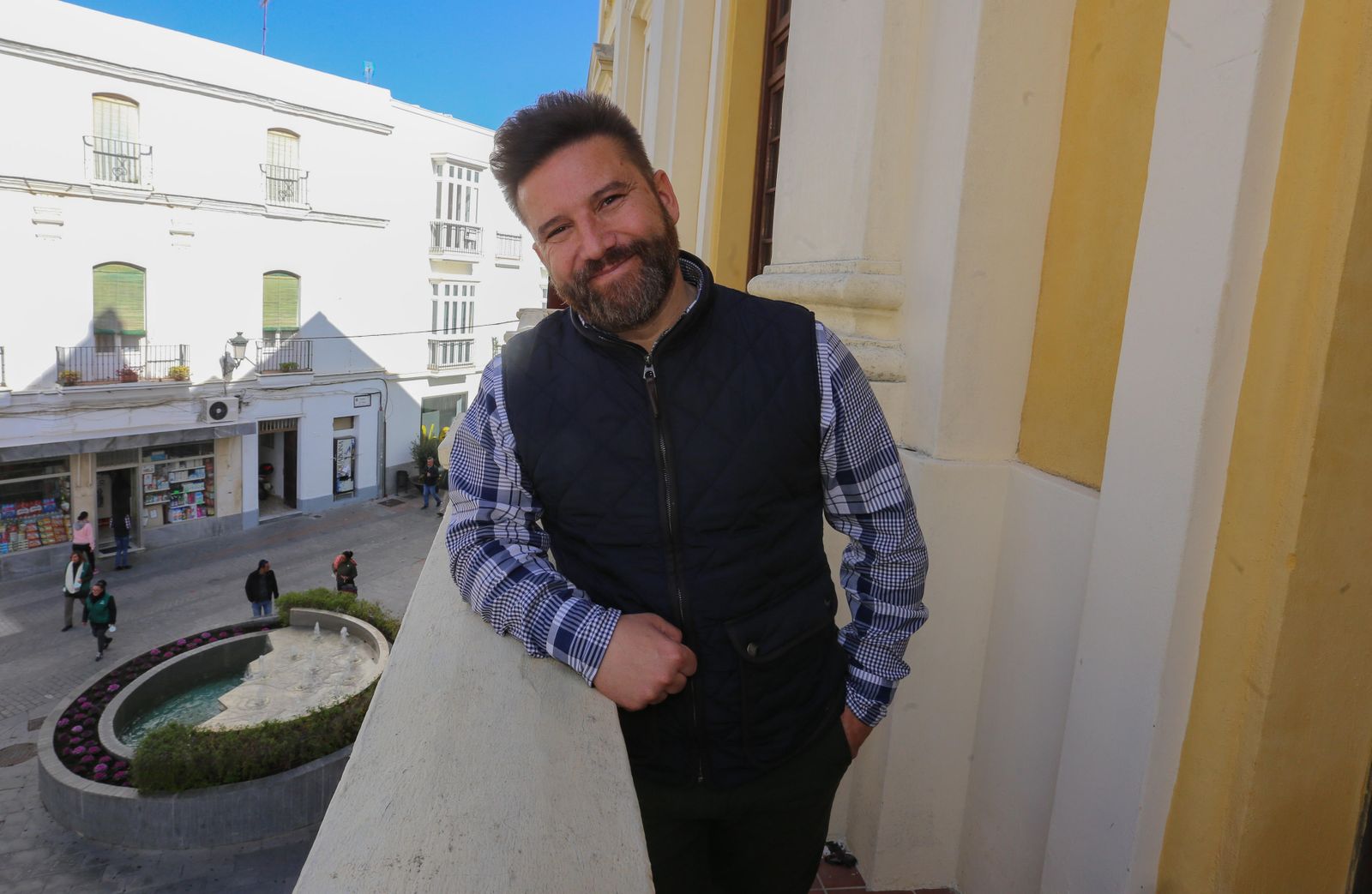 José Antonio Cheza Martínez, en el balcón del Ayuntamiento.