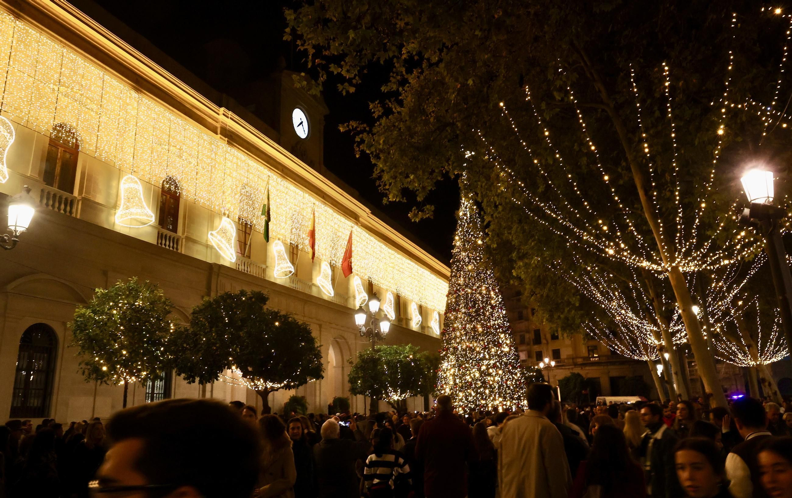 Sevilla, iluminada por Navidad: un recorrido por sus calles