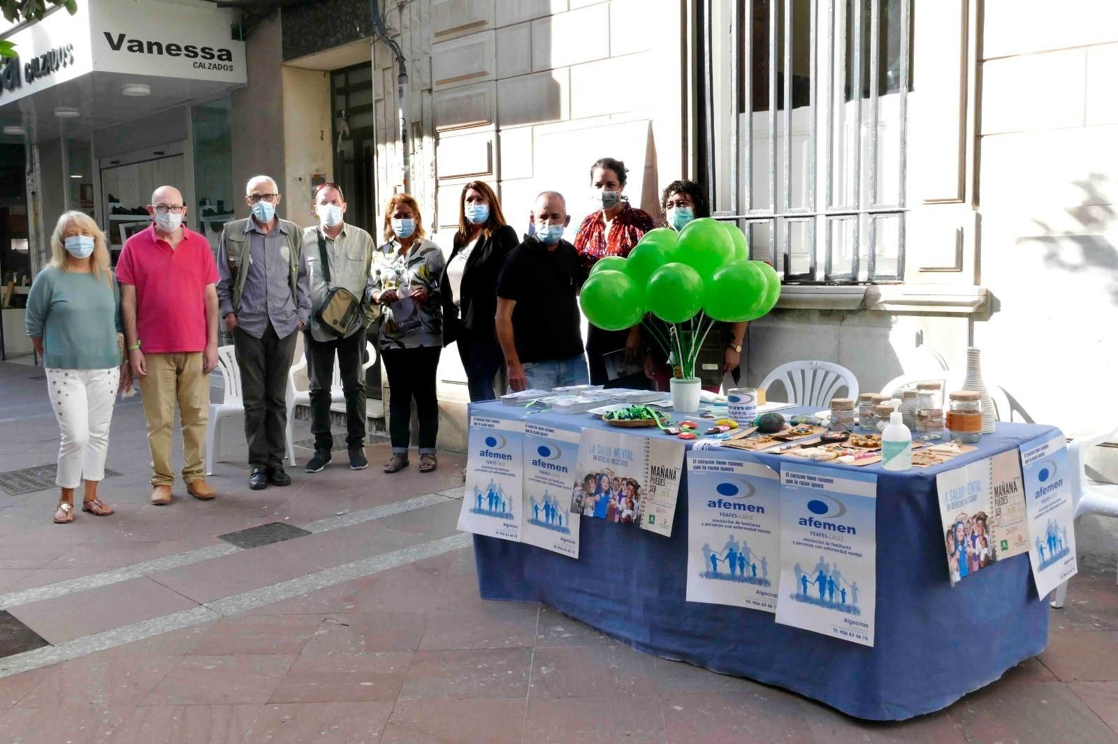 La visita de las responsables municipales a la mesa de Afemen.