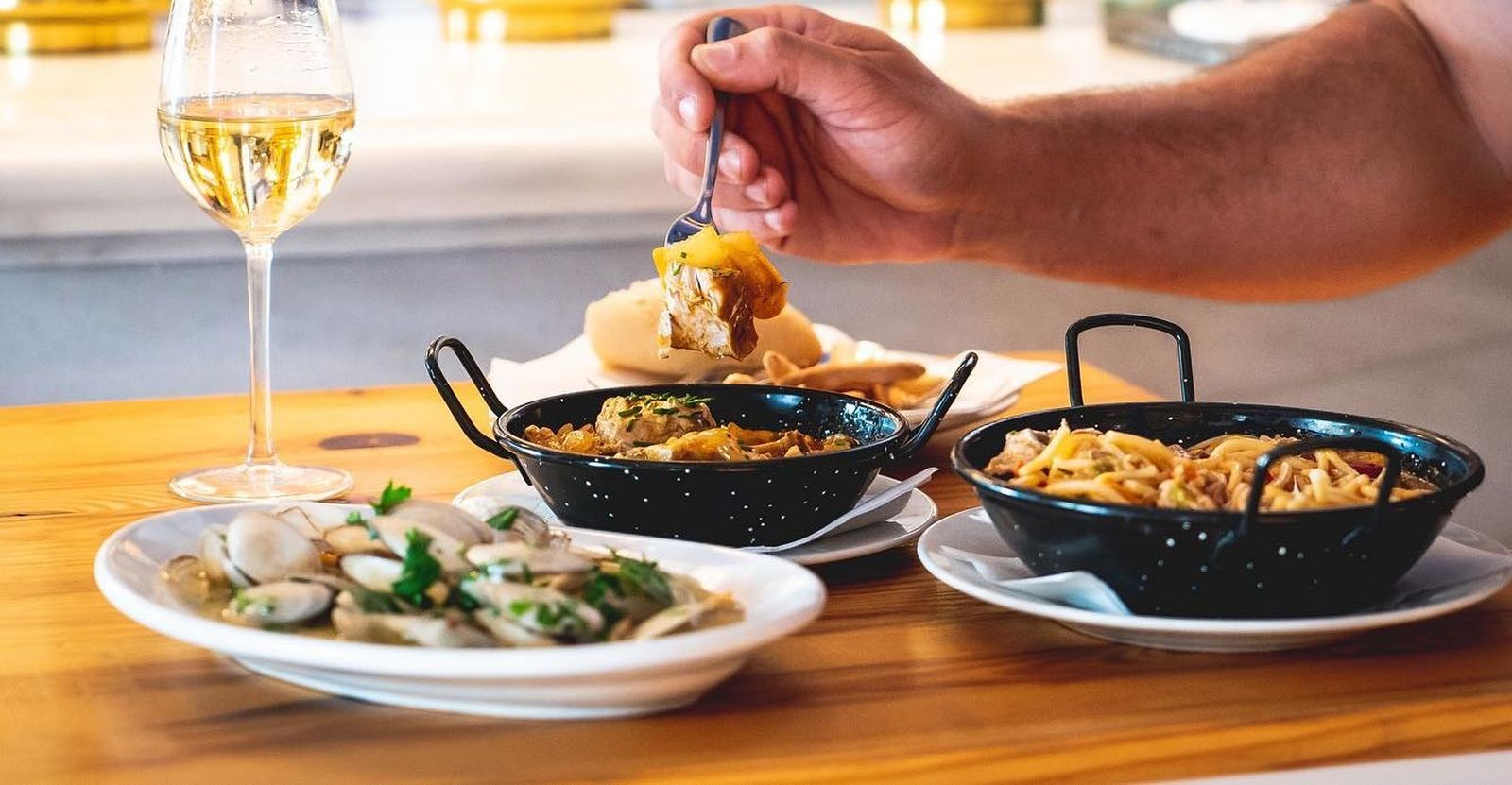 Casa Angelita cuenta con una barra interior donde tapear sin límites